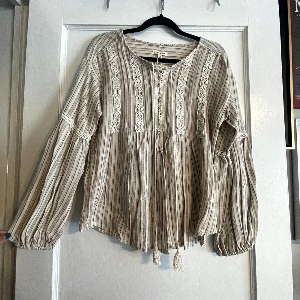 Max Studio NWT Lace Front boho blouse with balloon sleeves size Small